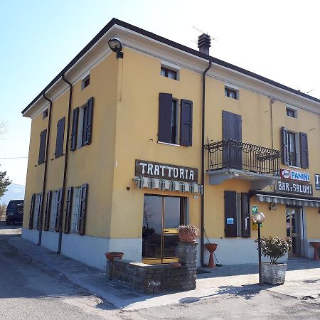 Готель Trattoria Cattani Medesano Екстер'єр фото